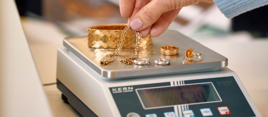 Finguld guld armabnd guldring värdering.jpg